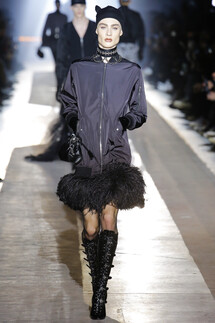 Moschino FALL 2018 MENSWEAR Milan MFW коллекция Moschino осень 2018 мужская неделя моды в Милане Mainstyles